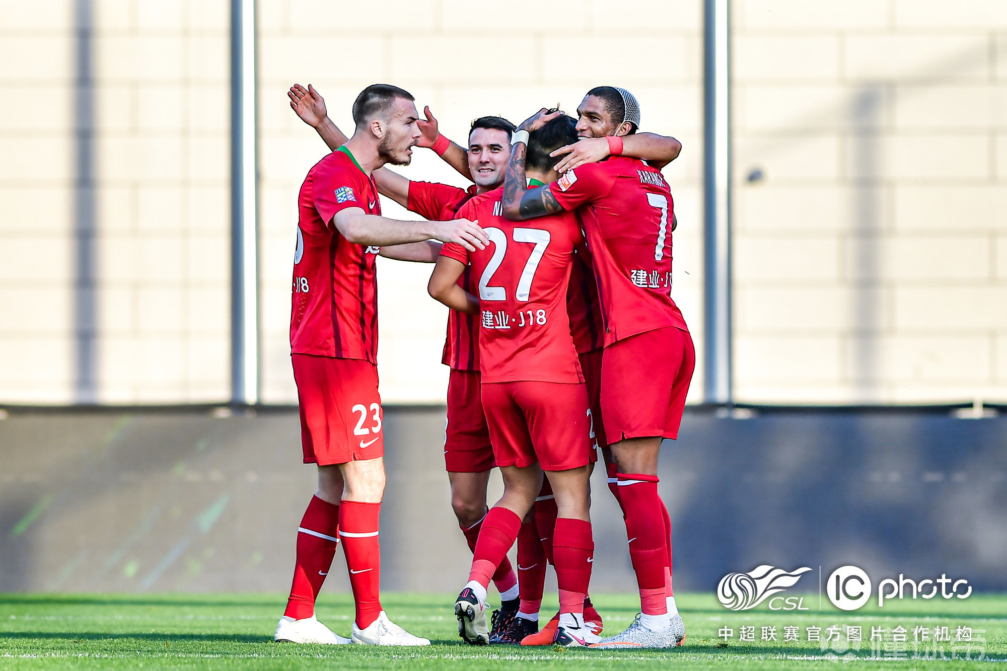 关于河南建业主场战武汉卓尔，实力对比的信息