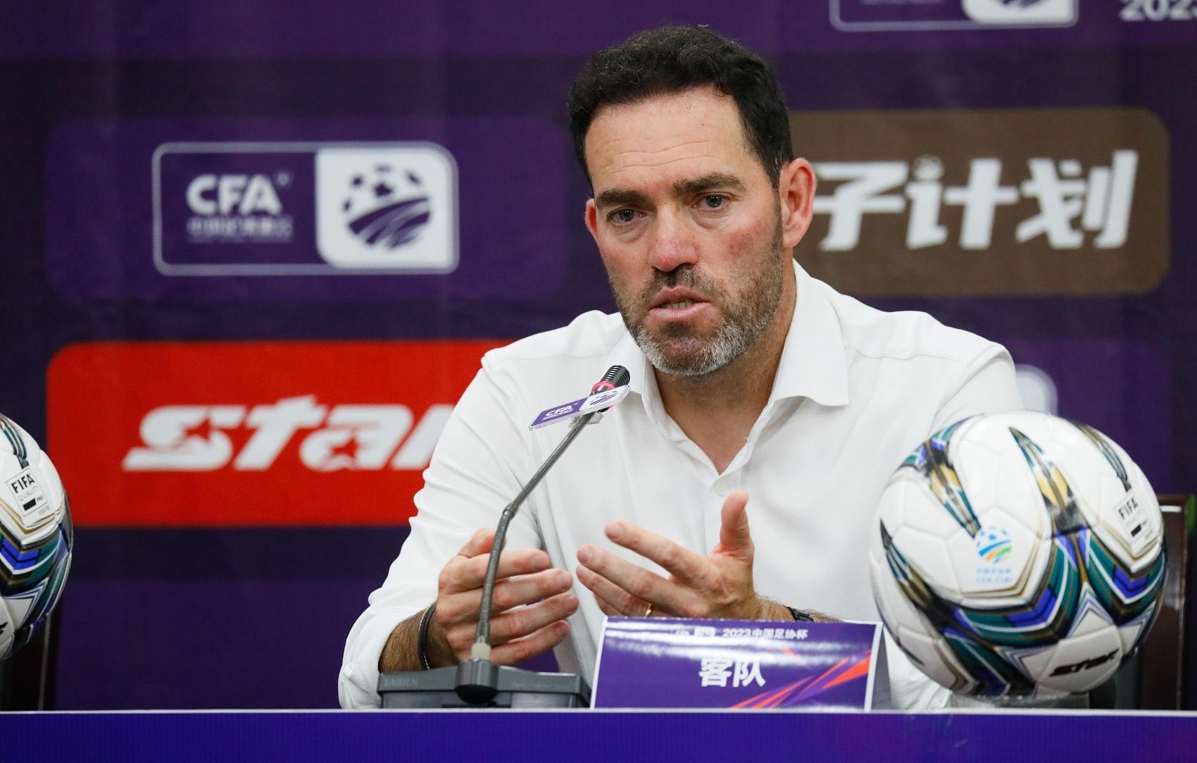 青岛球队队员伤愈复出，球迷喜上眉梢的简单介绍