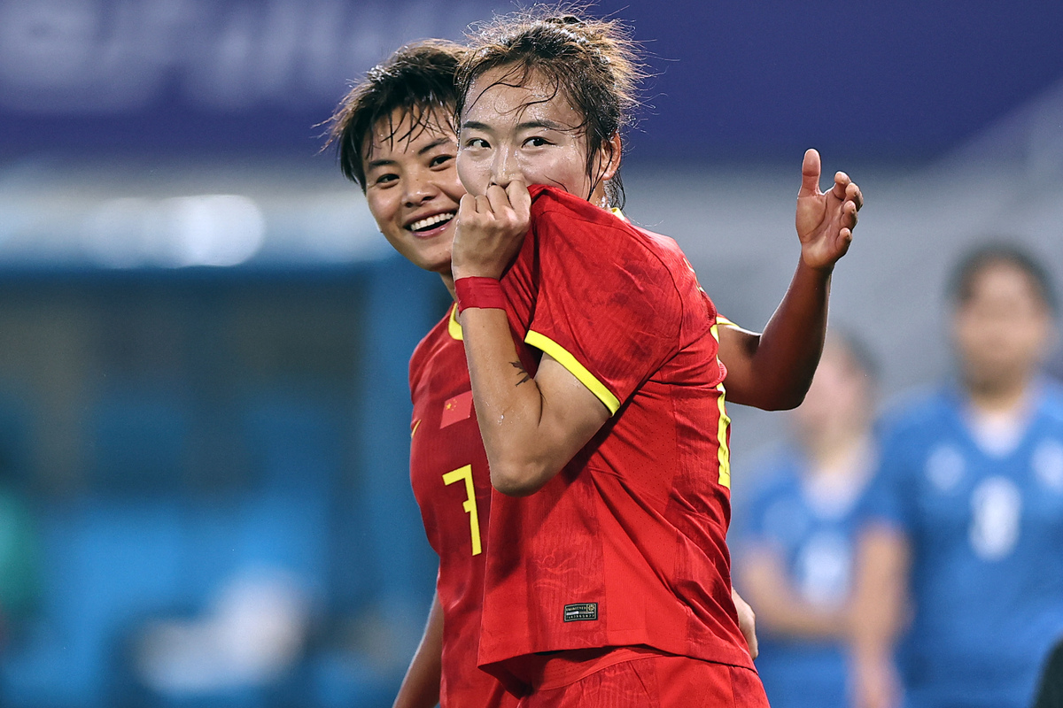 铁血女足再出征,以实力回击质疑 铁血女足再出征,以实力回击质疑