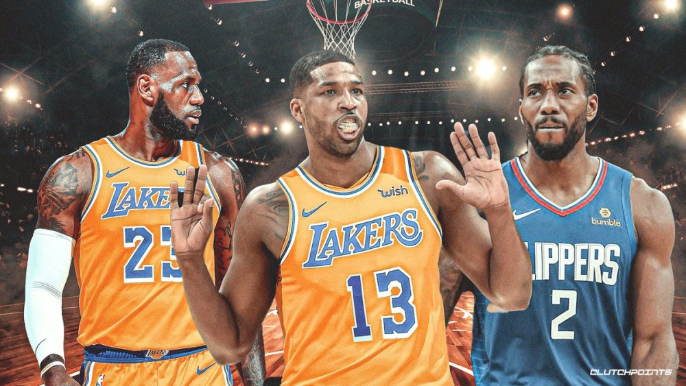 包含快船队球员集体赴海滩放松心情调整状态的词条