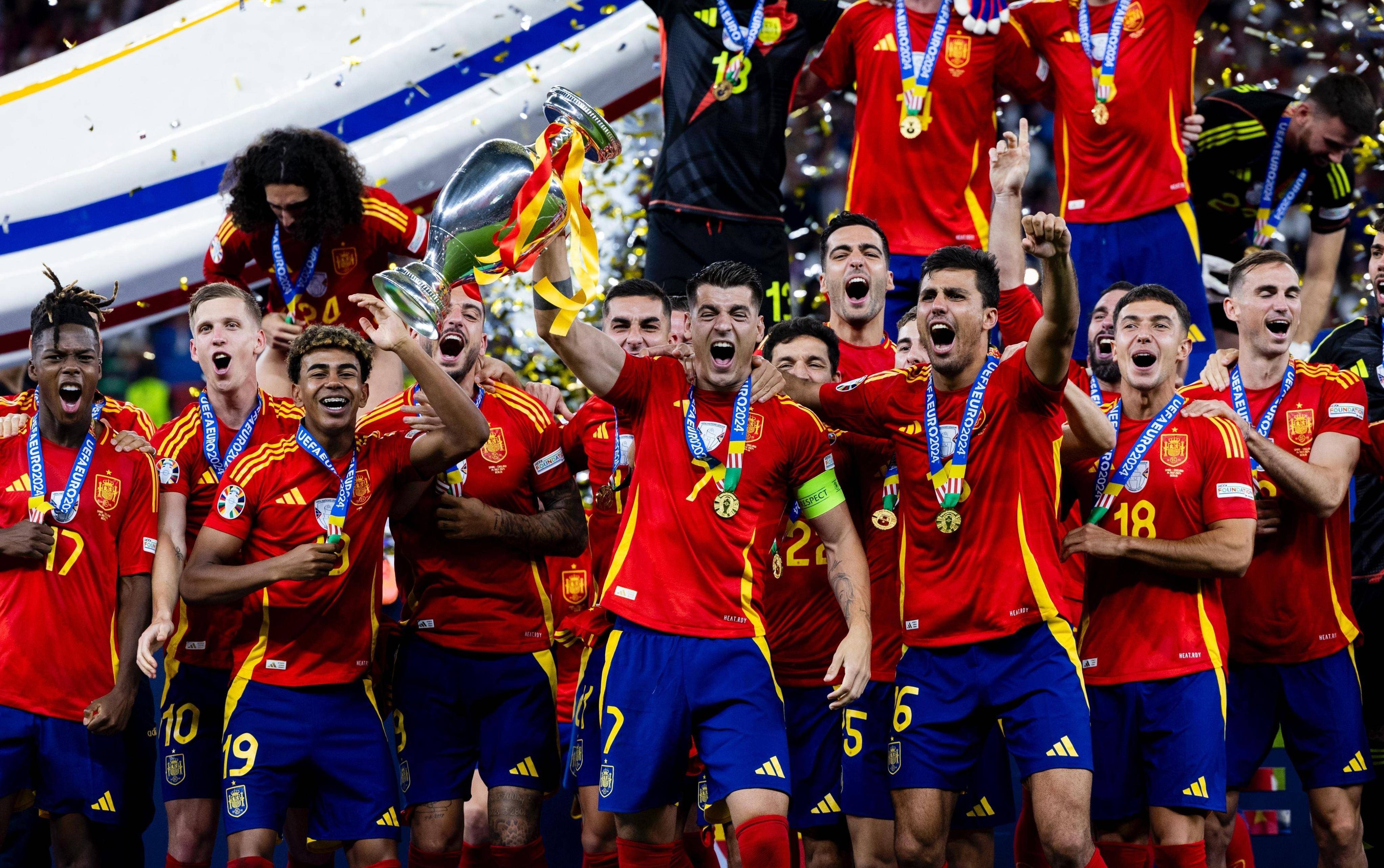 包含葡萄牙队险胜克罗地亚，晋级欧国联四强的词条