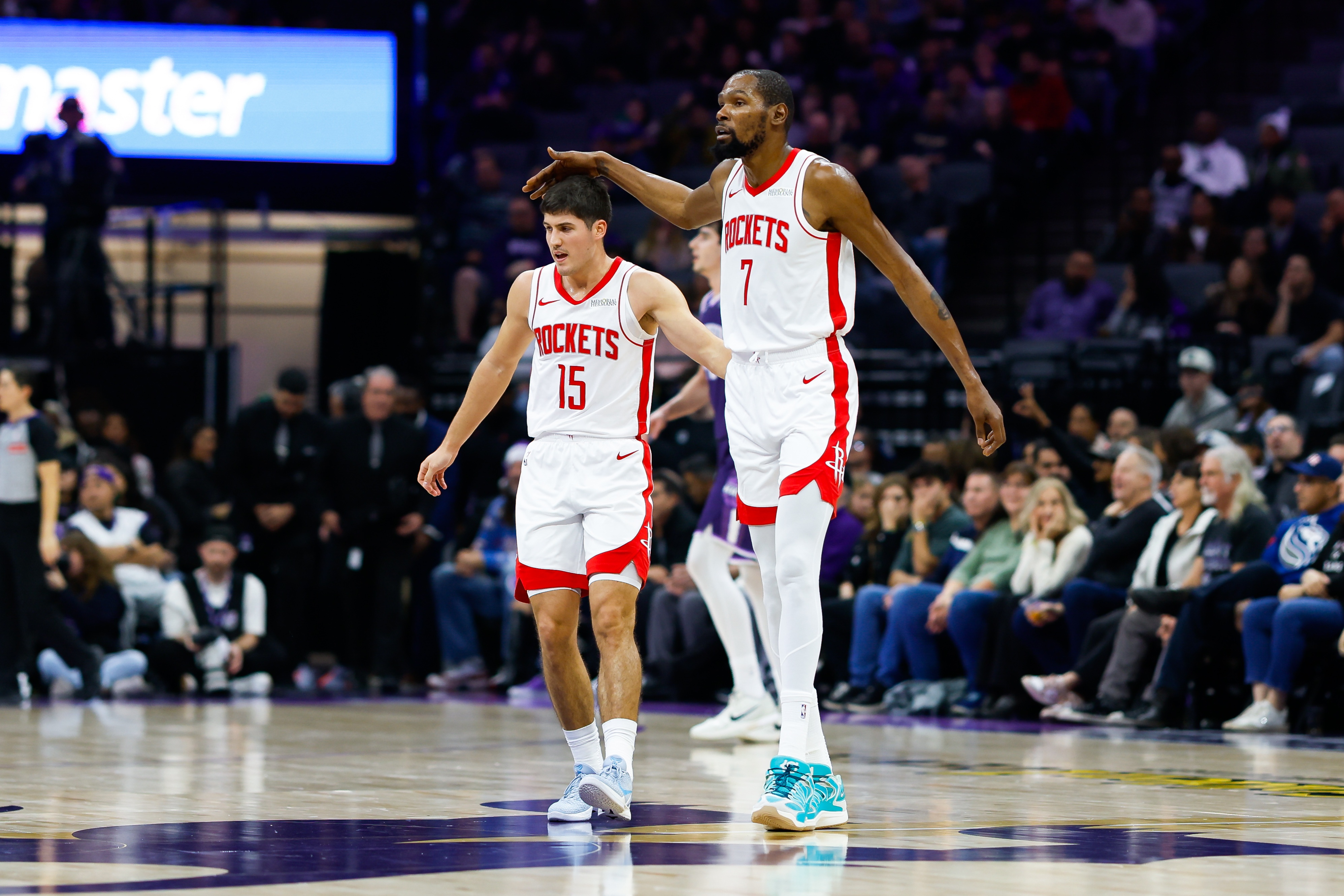 火箭队宣布球队新赛季后卫轮流出场计划的简单介绍